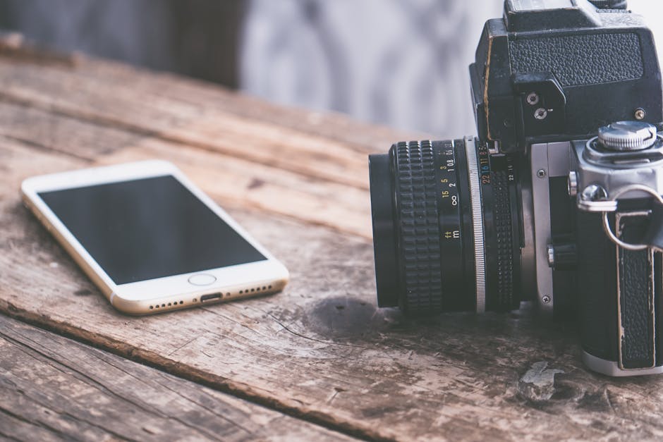 Feature Phone vs Smartphone: Which Is Cheaper and Which Is Right for You?